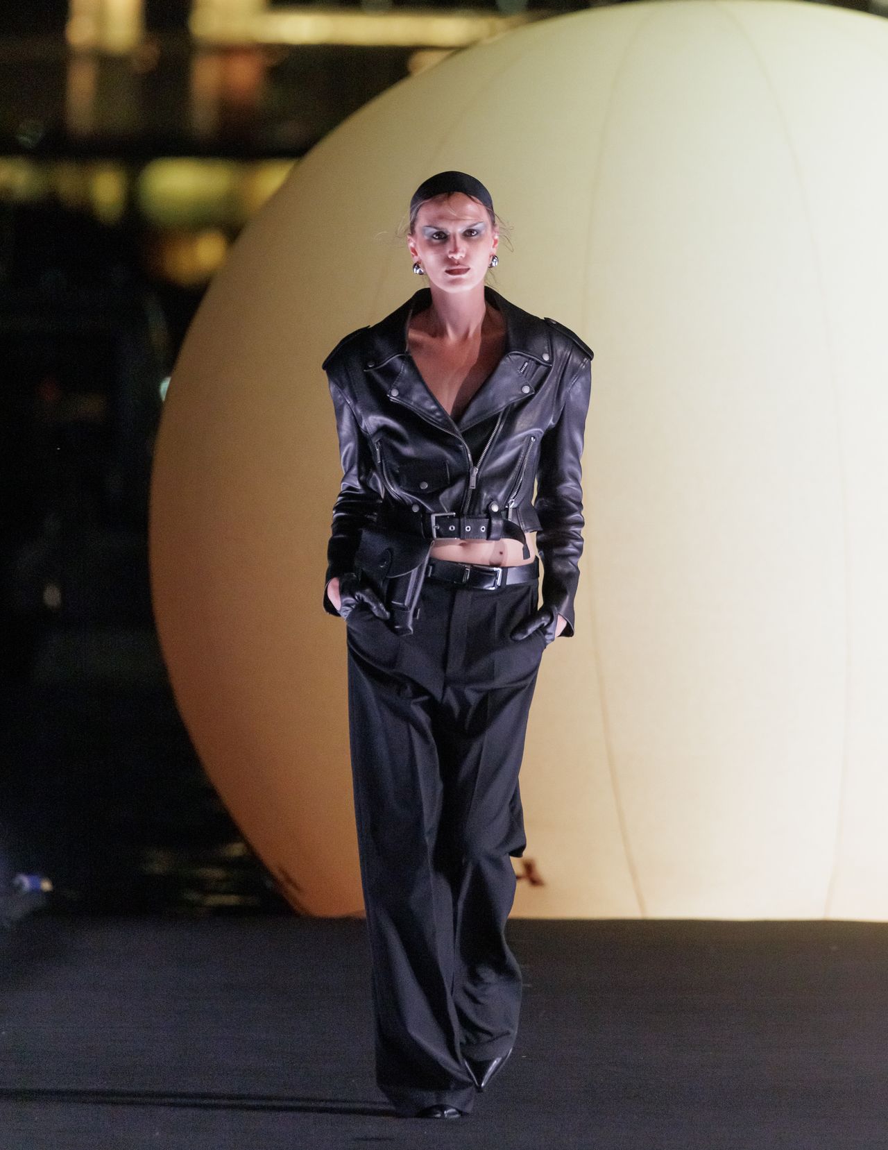 Look 14