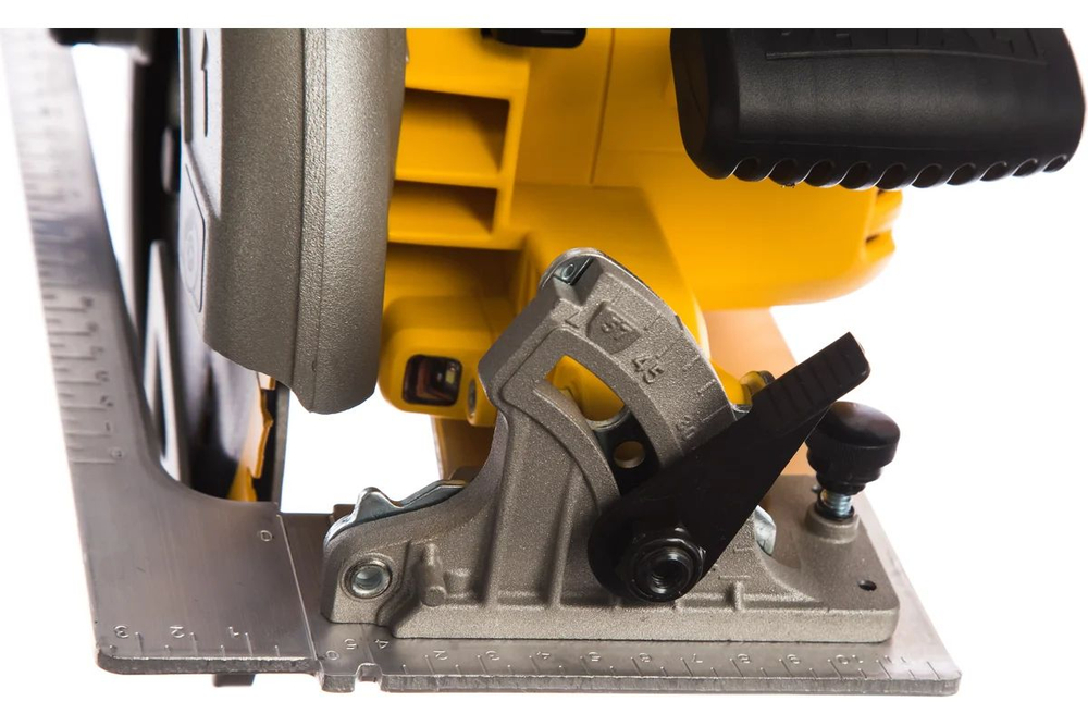 DeWALT Бесщеточная дисковая пила 184 мм, 18 В DCS570NT