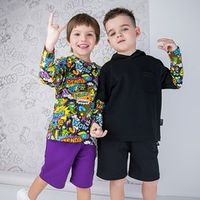 Лонгслив с капюшоном "Граффити"