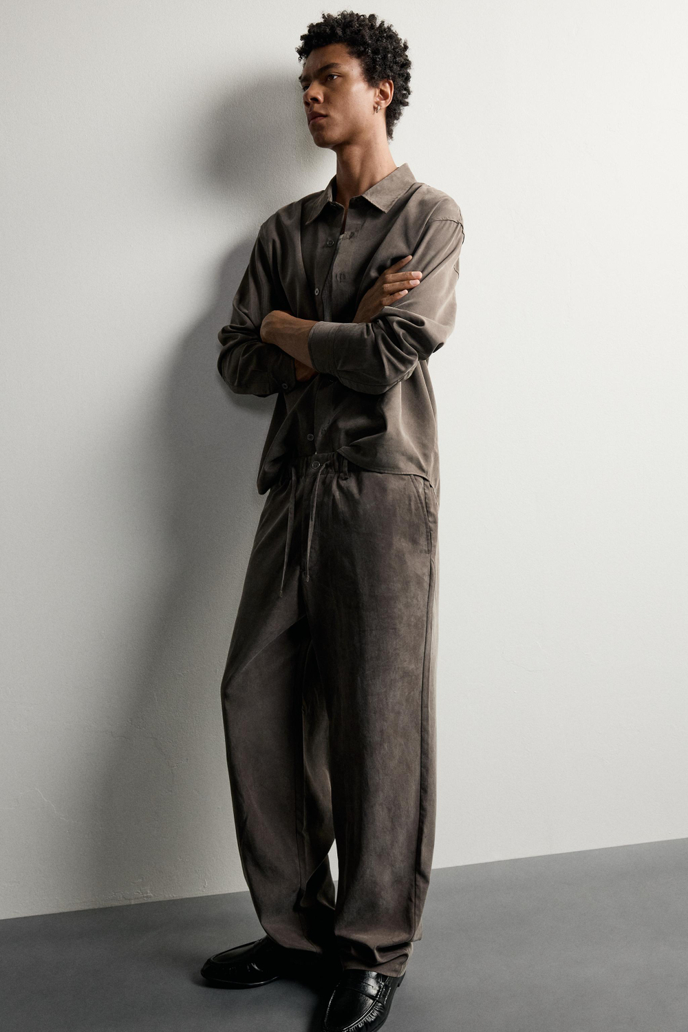 СТРУЯЩИЕСЯ БРЮКИ RELAXED FIT — ZARA