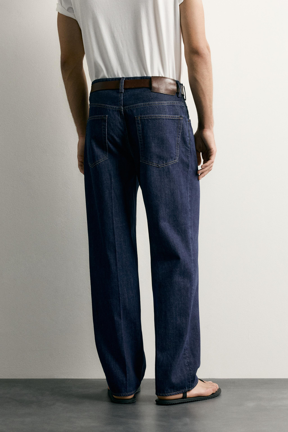 ДЖИНСЫ RELAXED FIT СО СТРЕЛКАМИ — ZARA · 0840/310