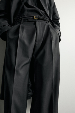 ZARA БРЮКИ RELAXED FIT СО СКЛАДКАМИ, ЧЕРНЫЙ