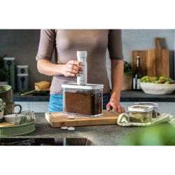 Zwilling Пластиковый контейнер Fresh&Save Cube 2M 1,8 л серый EAN 4009839663819