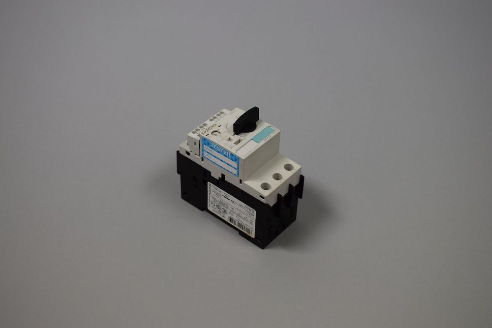 Б/у SIEMENS 3RV1021-1BA10 Б/у SIEMENS 3RV1021-1BA10