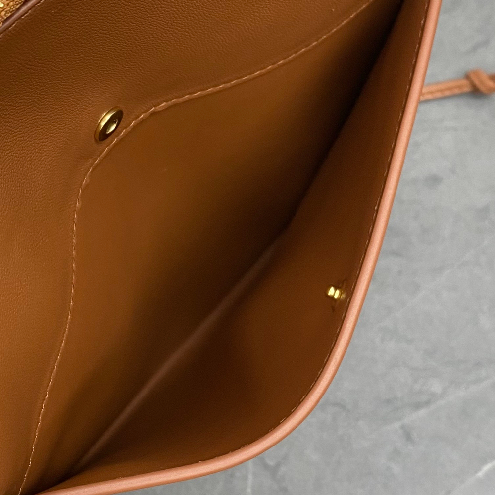 Sharp Pouch