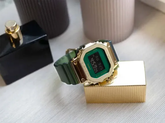 Наручные часы Casio GM-5600CL-3D