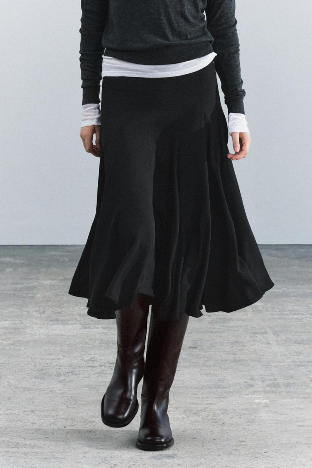 ZARA ОБЪЕМНАЯ ЮБКА МИДИ — ZW COLLECTION, ЧЕРНЫЙ
