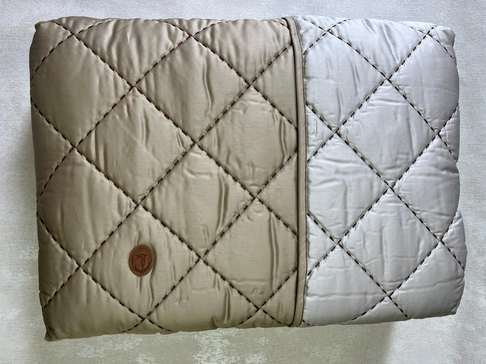 Покрывало 260х270 Trussardi Seam Line бежевое