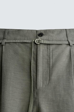 ZARA ШОРТЫ RELAXED FIT СО СКЛАДКАМИ И РЕМНЕМ, ЗЕЛЕНЫЙ/СЕРЫЙ