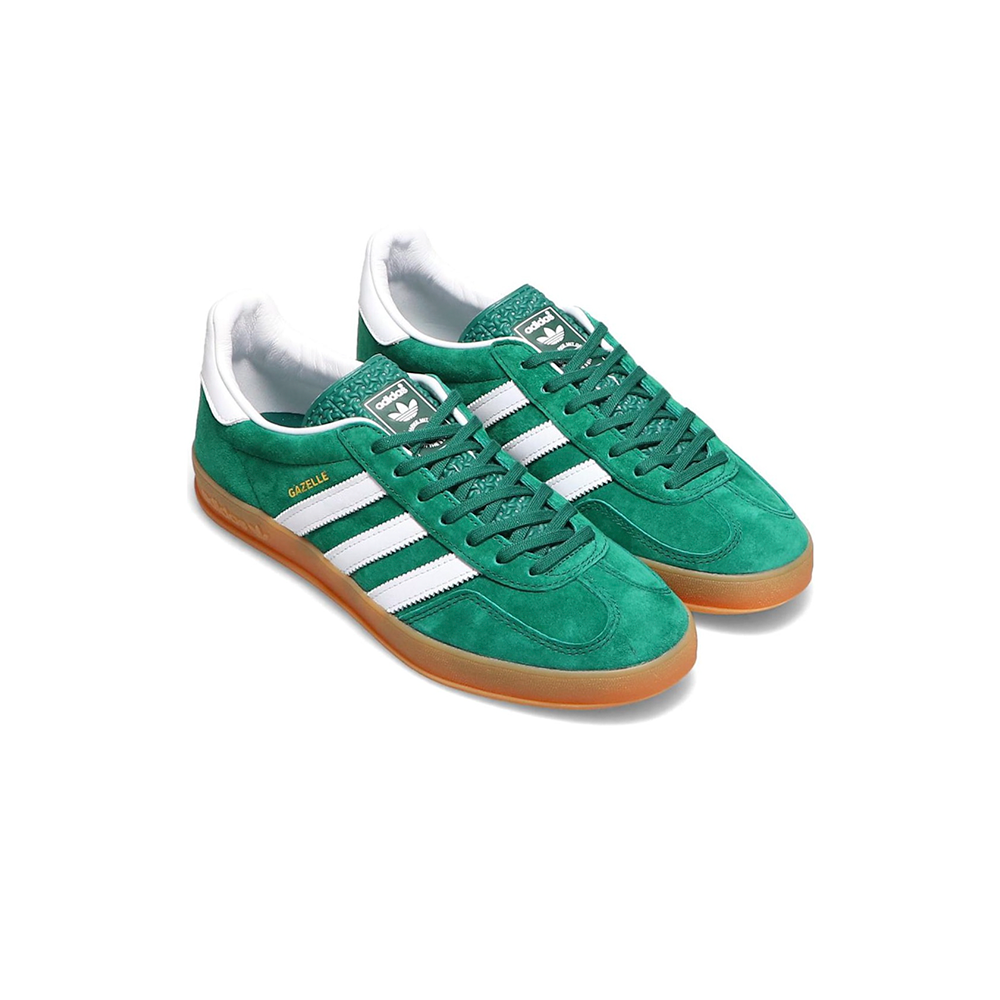 alt="Кроссовки adidas Gazelle Indoor арт. IG1596 с зеленым замшевым верхом, белыми полосками и золотым логотипом Gazelle вид спереди"