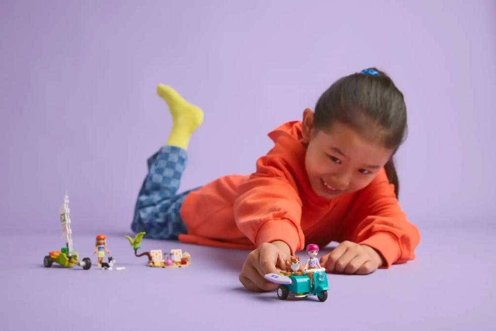 Конструктор LEGO Friends 42641 Собаки-сёрфингисты и приключения на скутере