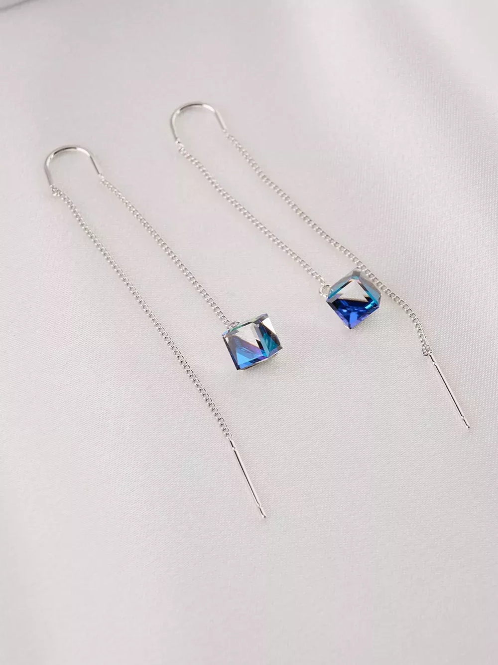 Серьги-протяжки Миражи с синими кубиками Swarovski