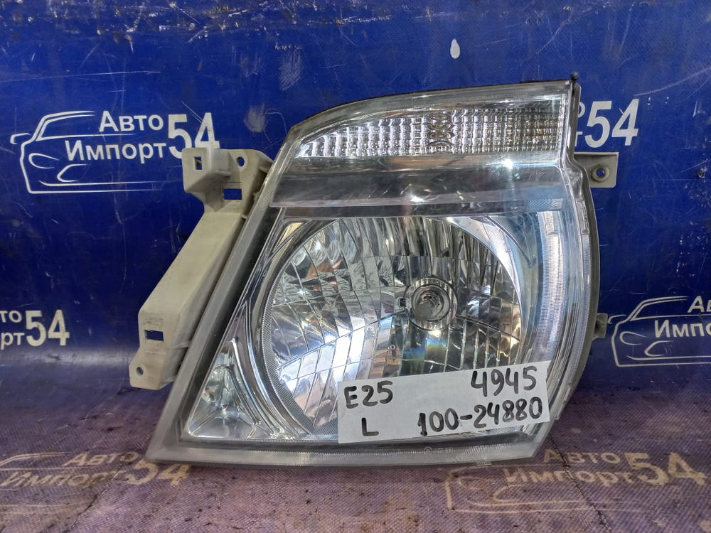 Фара передняя левая NISSAN CARAVAN 2001-2005