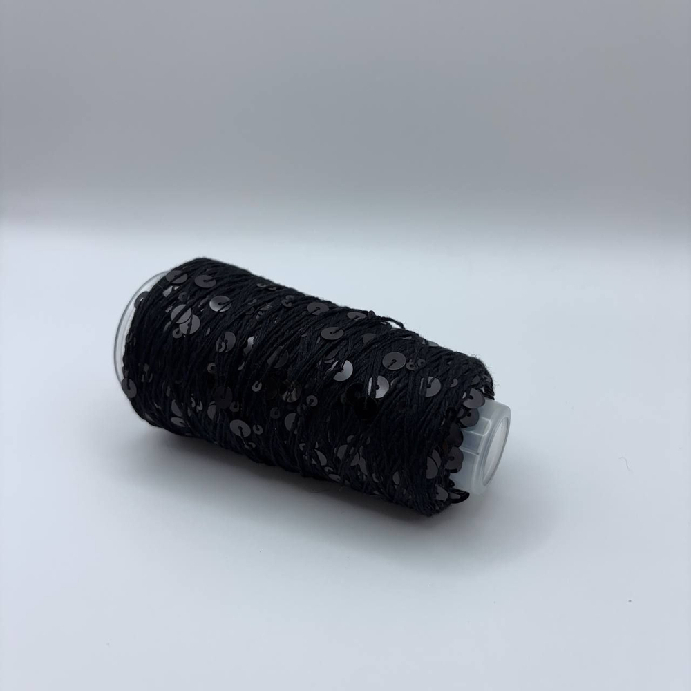 Королевские пайетки на хлопке (98% хлопок, 2% пайетки), черный, 50 г/150 м, Китай