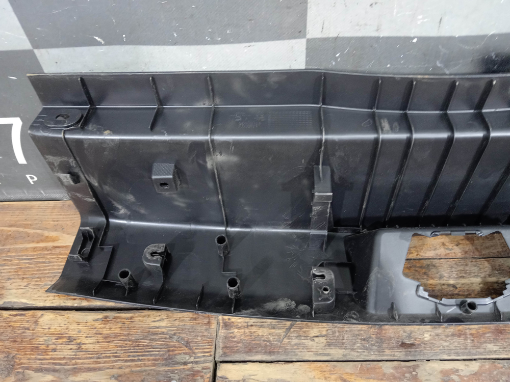 Обшивка Накладка замка багажника Chery Tiggo 7L 24-нв Б/У Оригинал 403015685AA