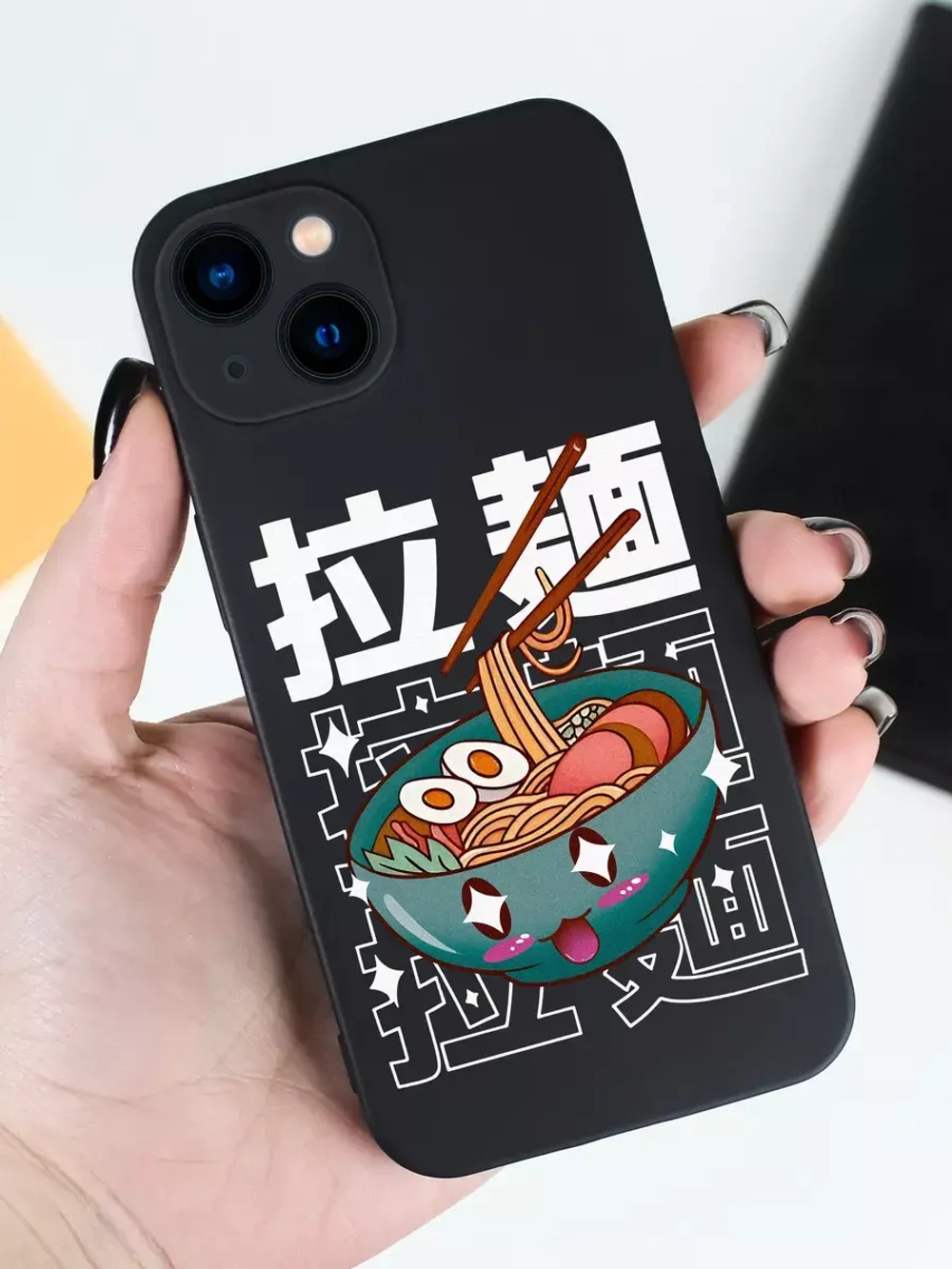 Чехол на iPhone 13 с принтом