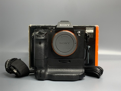 Sony A7 II + VG-C2EM 22.000 кадров