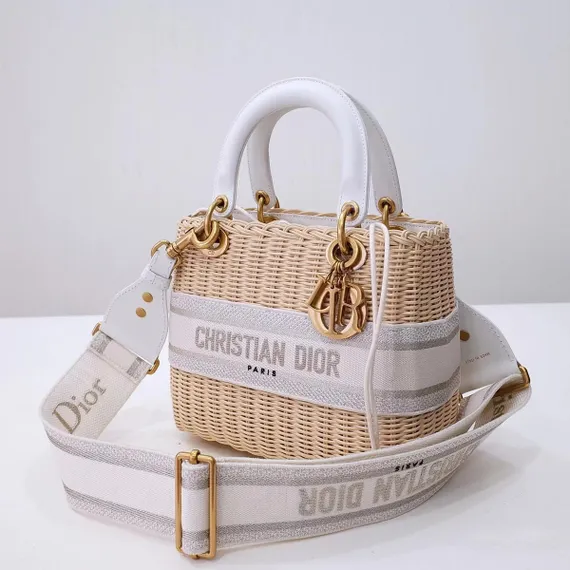 Сумка Dior Lady Dior, модель среднего формата бежевый