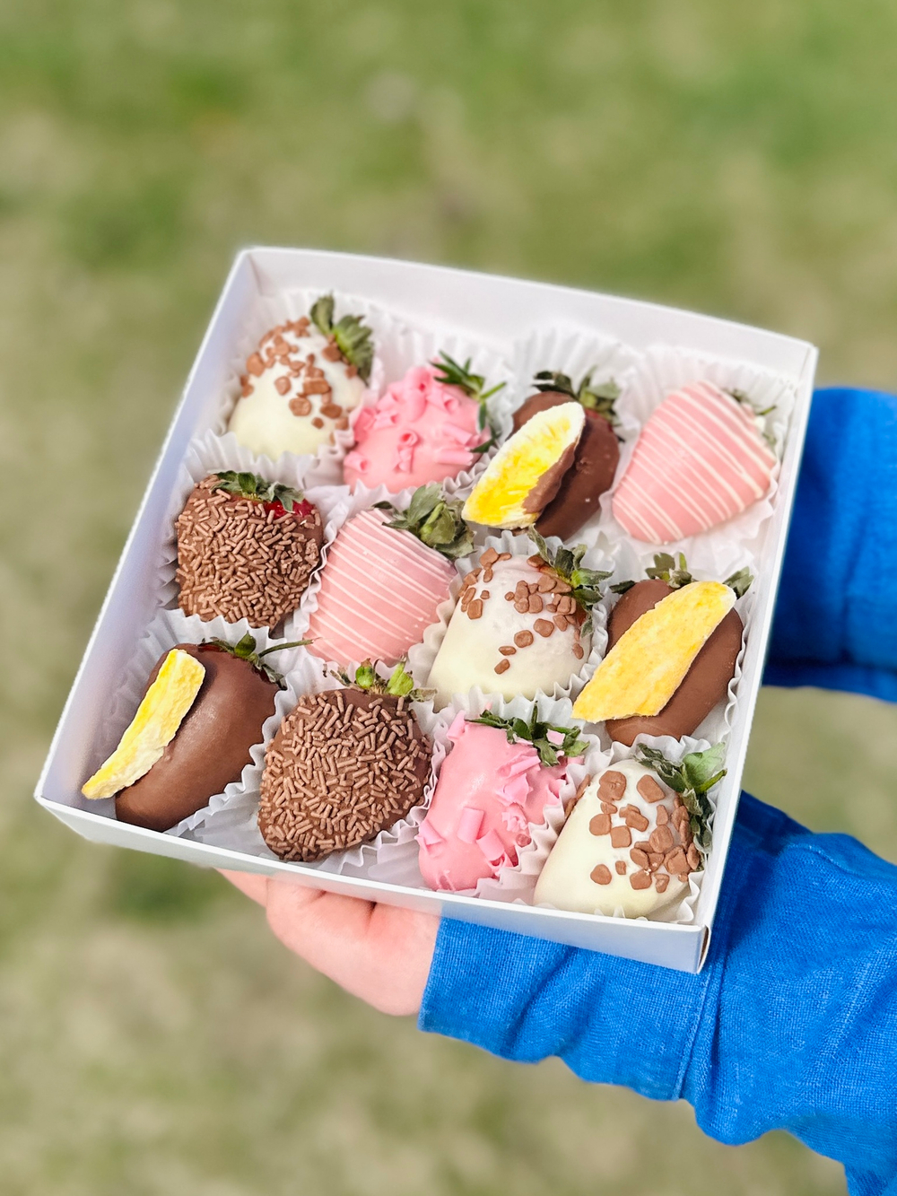 Клубника в шоколаде "Mango" , набор 9-12 шт