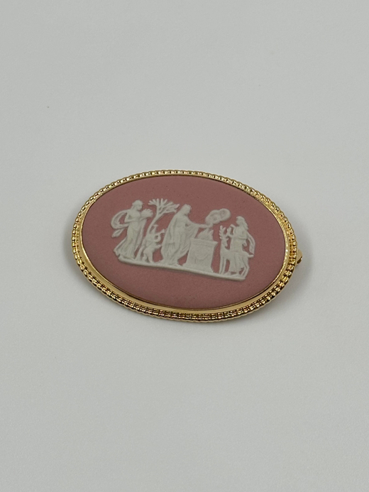 Брошь Wedgwood розовая