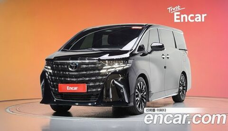 Toyota Alphard 2.5 HEV Executive AWD — 2025