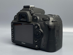 Nikon D90 — не включается