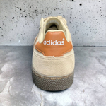 Adidas Spezial • Bone