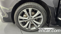Toyota Sienna 2.5 Hybrid 2WD — 2024