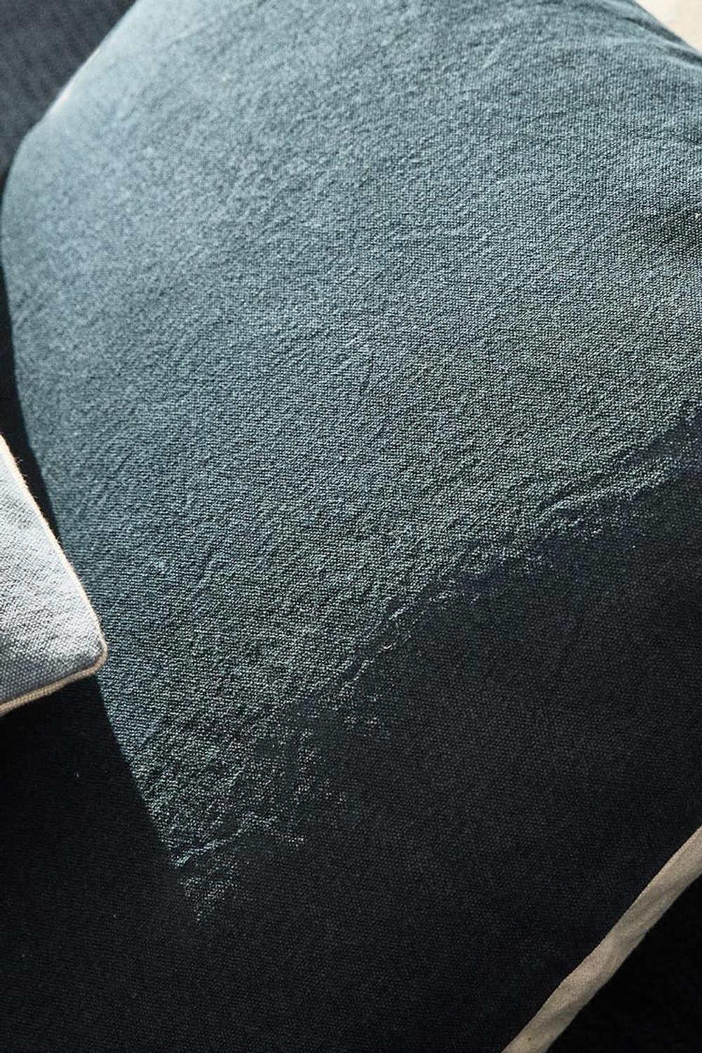 ZARA HOME ОДНОТОННЫЙ ХЛОПКОВЫЙ ЧЕХОЛ ДЛЯ ДЕКОРАТИВНОЙ ПОДУШКИ, СИНИЙ