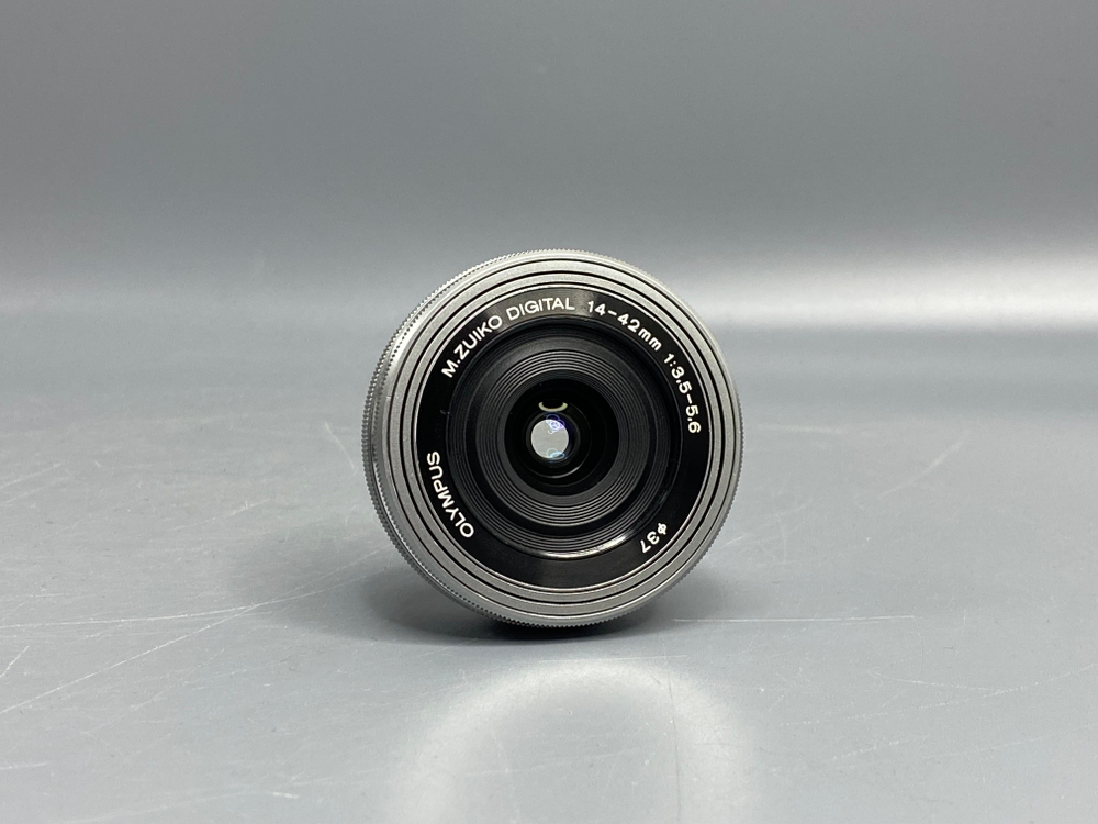 Olympus ED 14-42mm 3.5-5.6