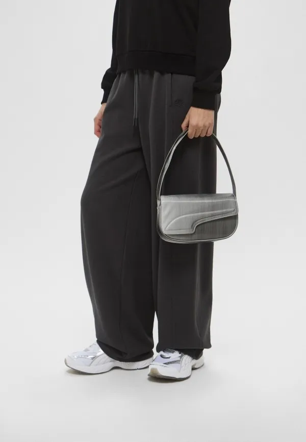 Сумка спортивная PUMA FS. QU Hobo Bag