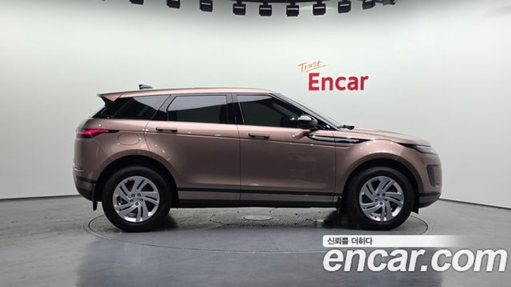 Land Rover Range Rover Evoque P250 S — 2025