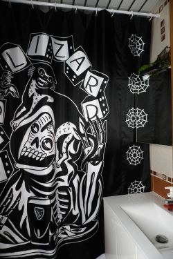 Шторка для ванной Old Lizard Bathroom Curtain Reaper