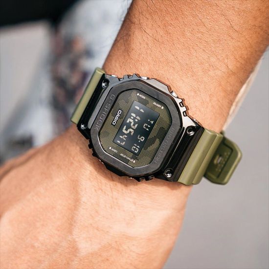 Часы мужские Casio G-Shock GM-5600B-3ER