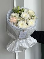 Букет сборный из хризантемы, альстромерии и ромашки