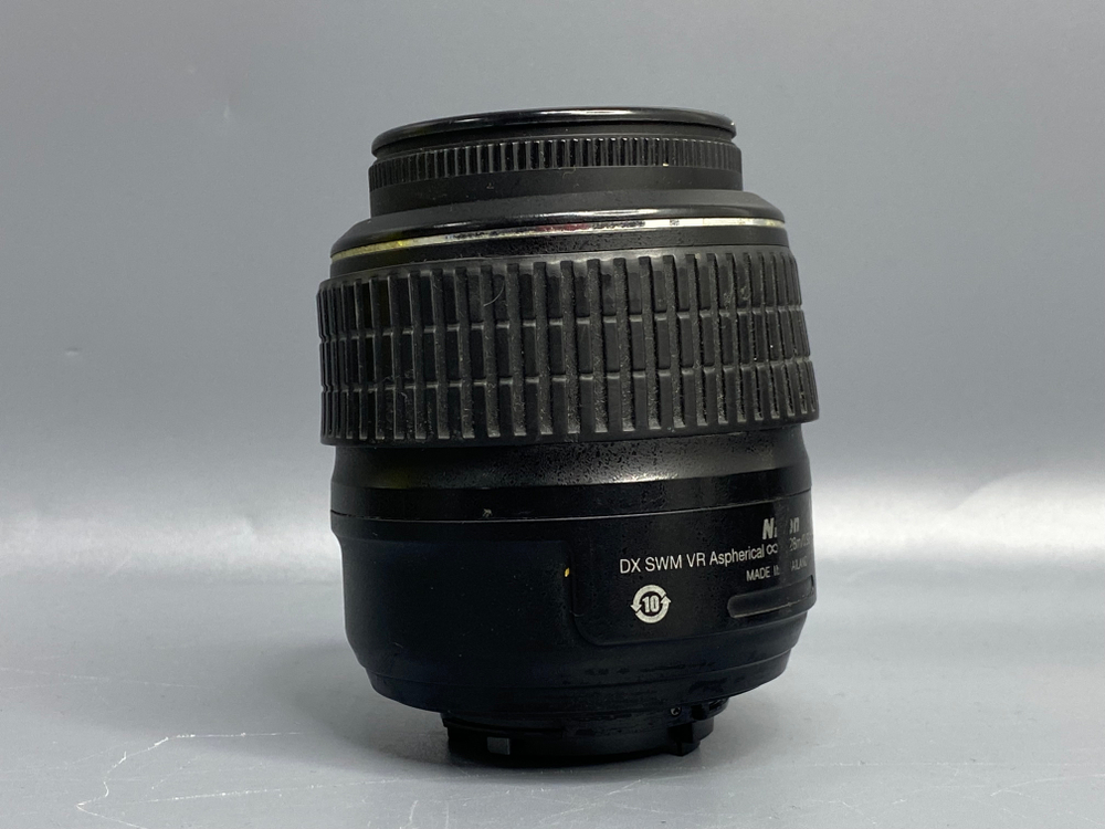 Nikon 18–55mm f/3.5–5.6G — отходит резинка