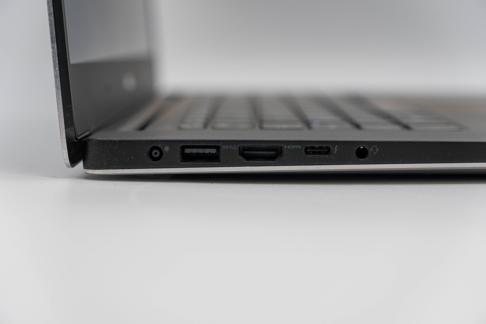 Ноутбук Dell Precision 5520 ( i7-6820HQ / Quadro M1200 )