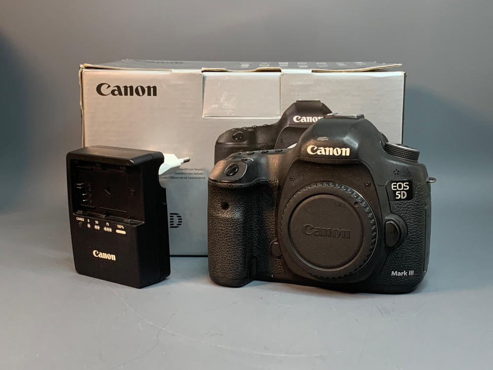 Canon EOS 5D Mark II body 15.500 пробега