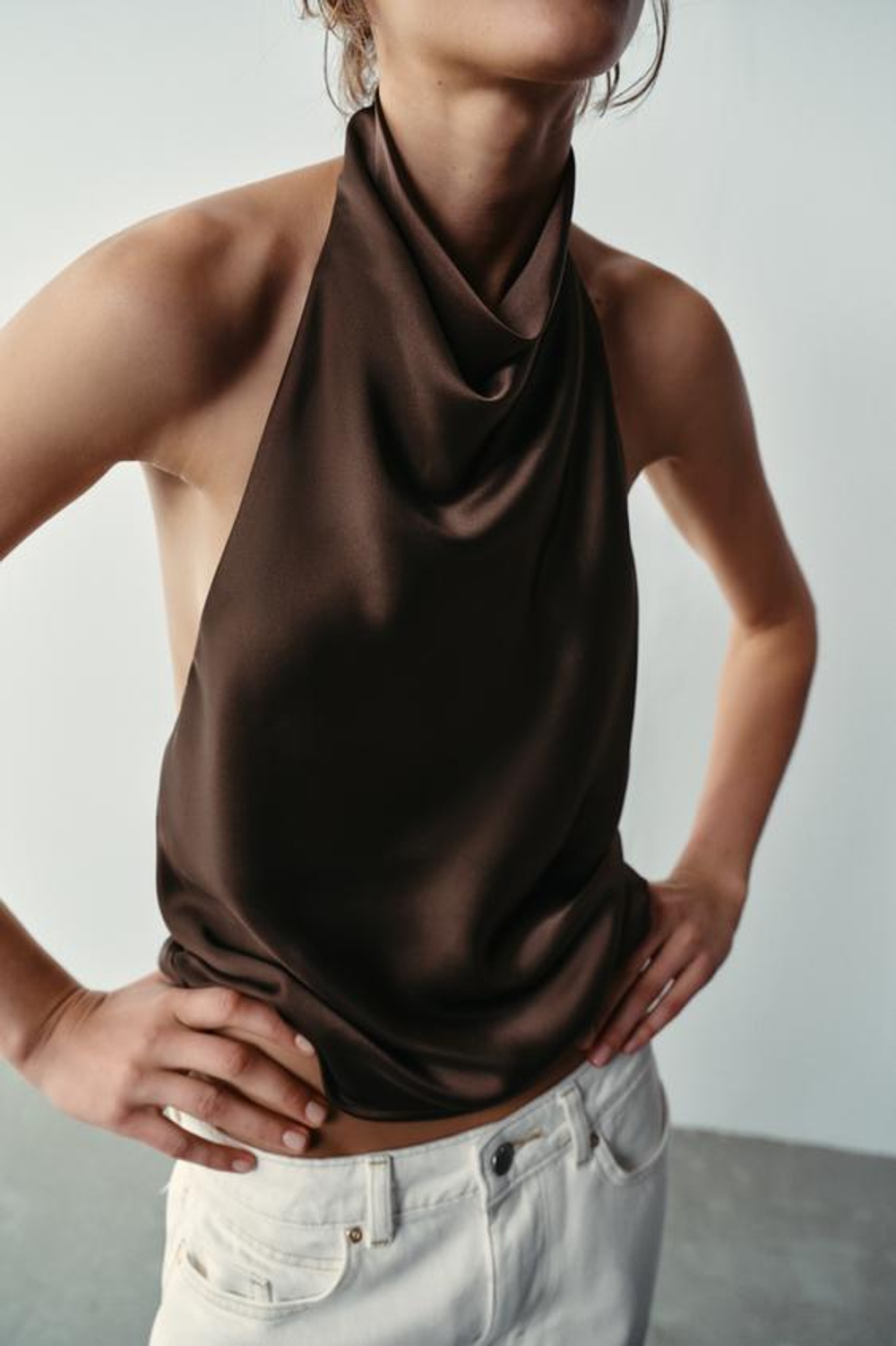 ZARA АТЛАСНЫЙ ТОП С ГОРЛОВИНОЙ ХАЛТЕР, КОРИЧНЕВЫЙ