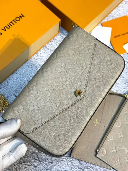 Клатч Louis Vuitton Felicie бежевый