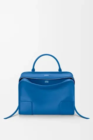 Loewe Большая сумка Amazona 180 из мягкой телячьей кожи, ярко-синий
