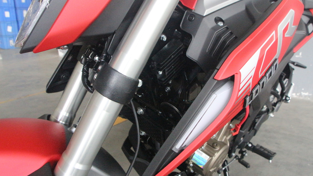 Мотоцикл Loncin CR4 II
