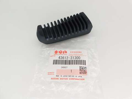 накладка на подножку пассажира Suzuki DL1000 V-Strom 43612-31300-000