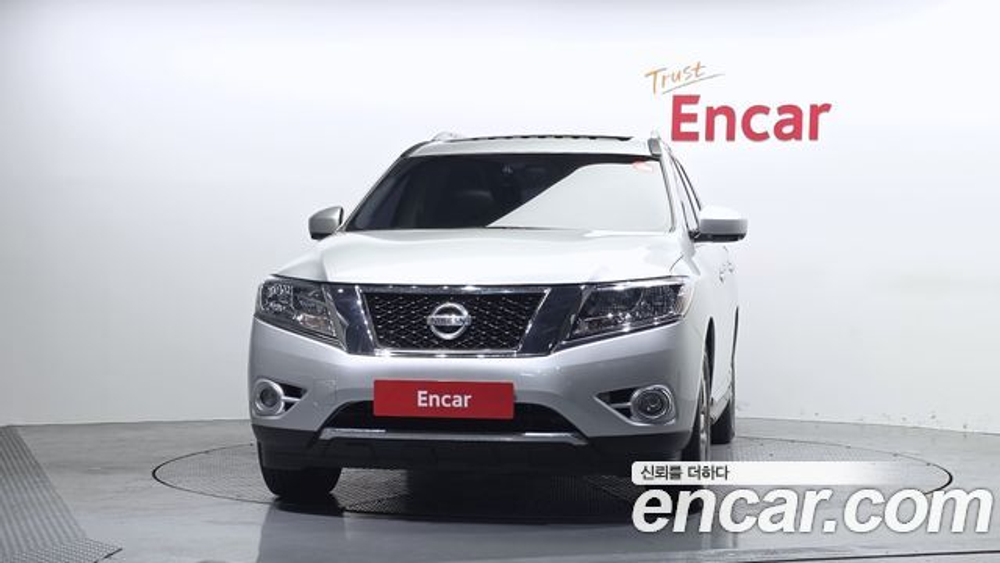 Nissan Pathfinder 3.5 4WD — 2015