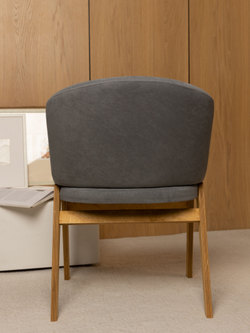 Кресло мягкое в гостиную и на кухню LOTOS на деревянных ножках