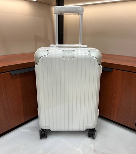Чемодан Rimowa Hybrid