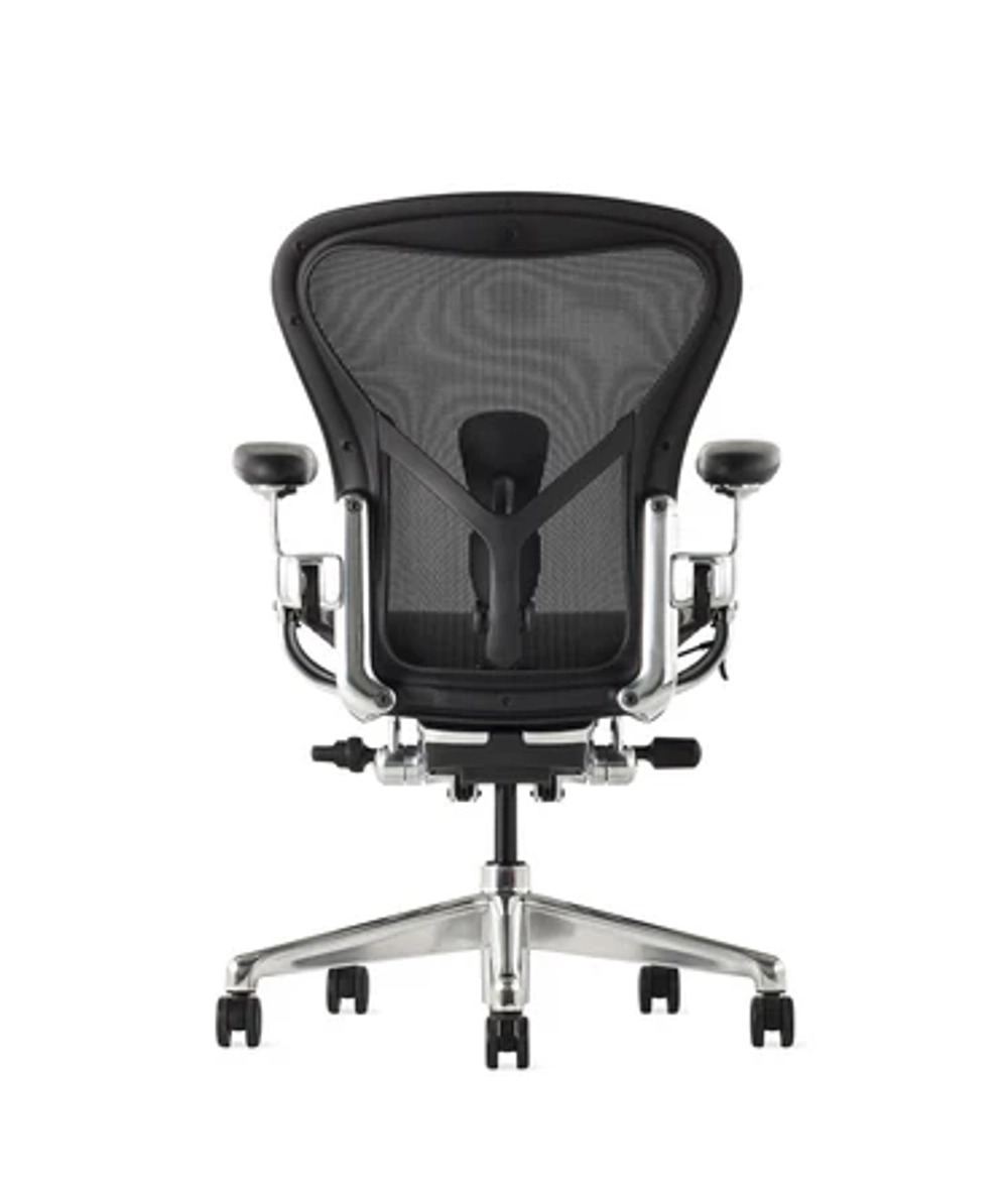 Кресло Herman Miller Aeron Black Onyx Polished Aluminium, размер A