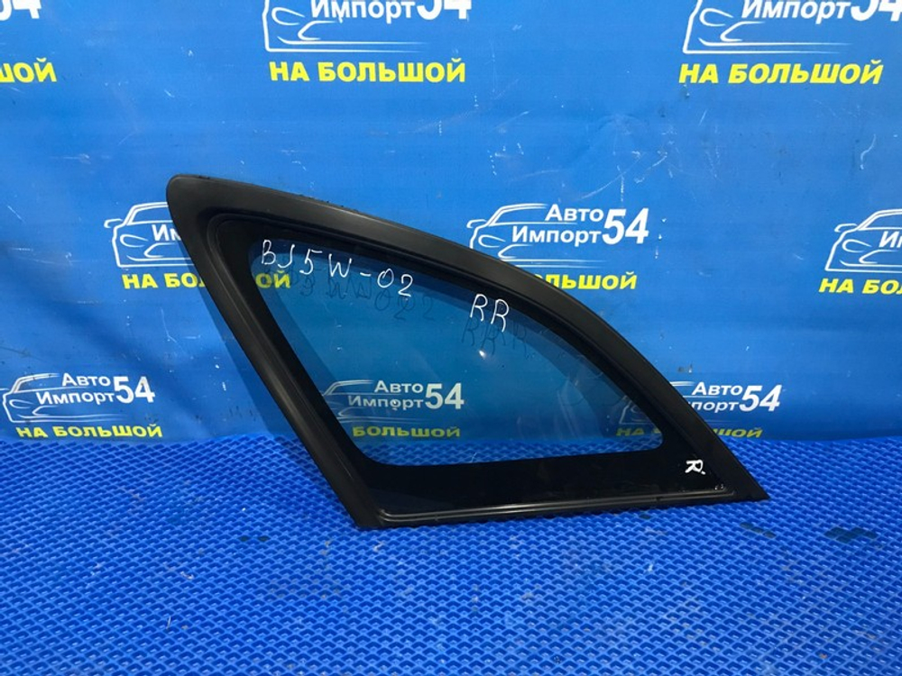 Стекло багажника правое MAZDA FAMILIA 2001