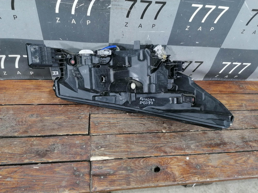 Фара левая LED с ДХО Subaru Forester 5 (SK) 18-21 Б/У Оригинал 84913SJ451