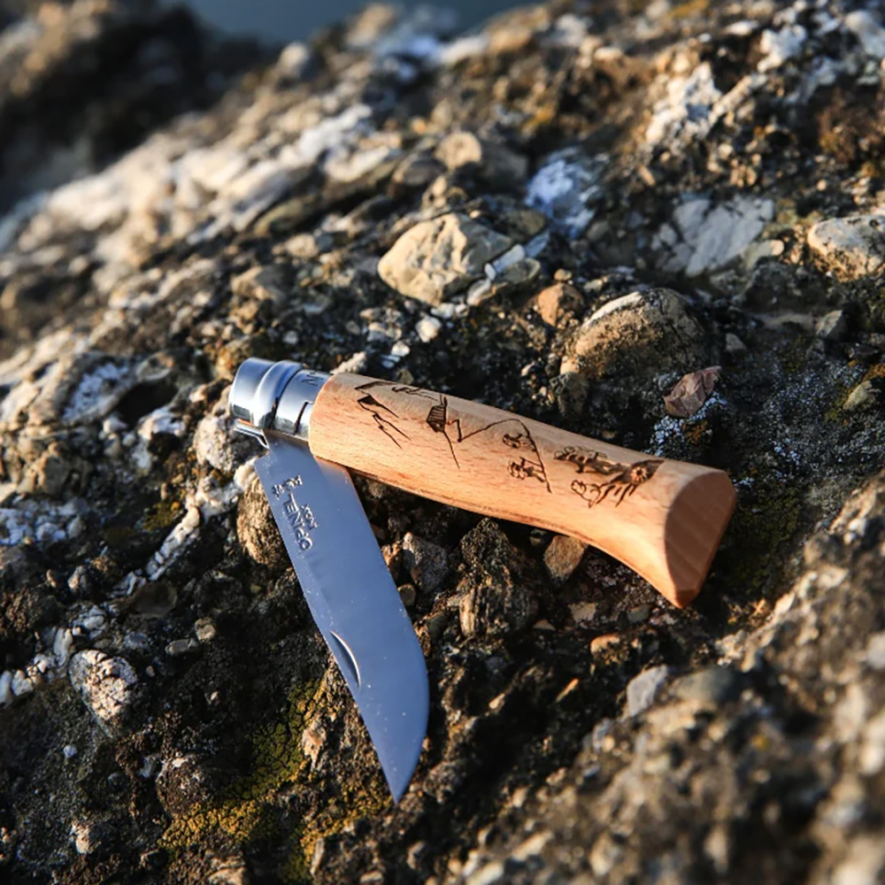 Нож Opinel №8 Alpine adventures, нержавеющая сталь, рукоять дуб, гравировка пеший туризм